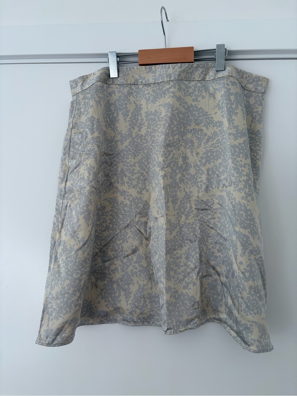 J. Crew 100% Silk Cream and Light Gray Floral A-Line Skirt Size 14